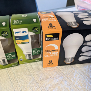 6 pack led light bulbs for $2 at Virginia Bunnings QLD