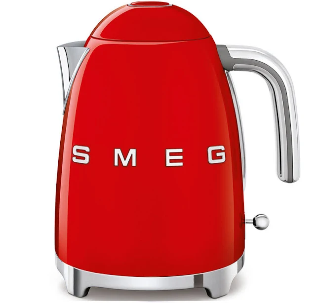 Smeg 50s Retro Style Kettle - Red